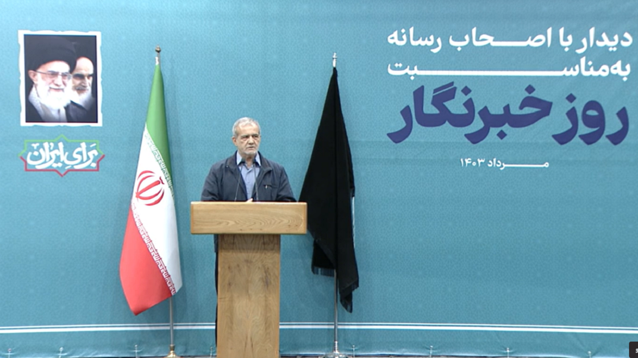 رئیس‌جمهور در دیدار اصحاب رسانه: راه را درست برویم حتما به مقصد می‌رسیم.