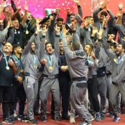 بانک شهر،جام قهرمانی را بالای سر برد